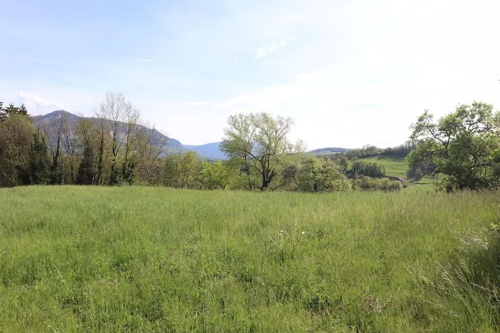 Holiday home La Balme St Jo, Vue, Calme Et Piscine 6 Chambres Mures-les Balmettes